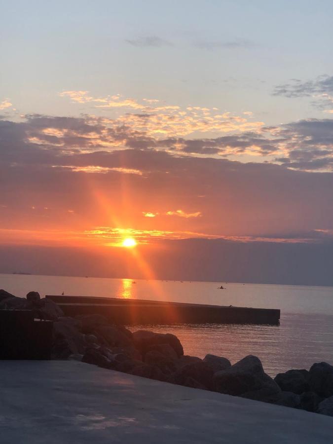 Maristella Marine Residense Hotel Apartment Odessa Exteriör bild