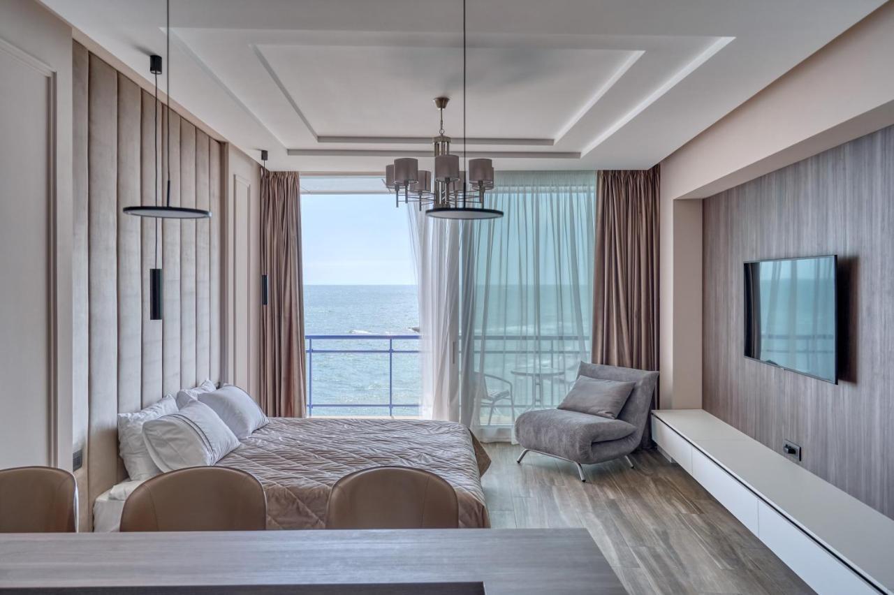 Maristella Marine Residense Hotel Apartment Odessa Exteriör bild