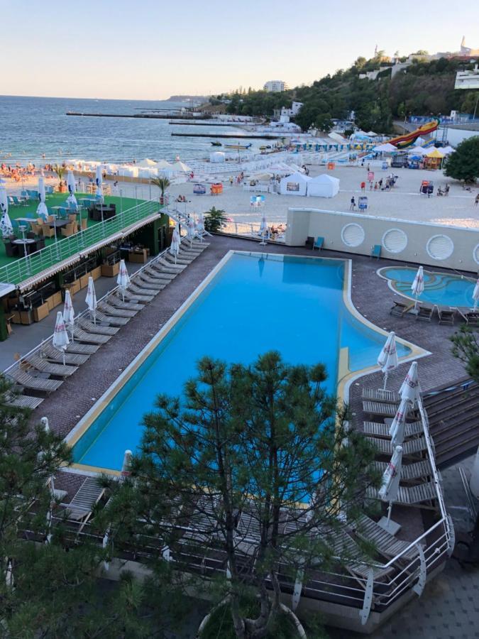 Maristella Marine Residense Hotel Apartment Odessa Exteriör bild