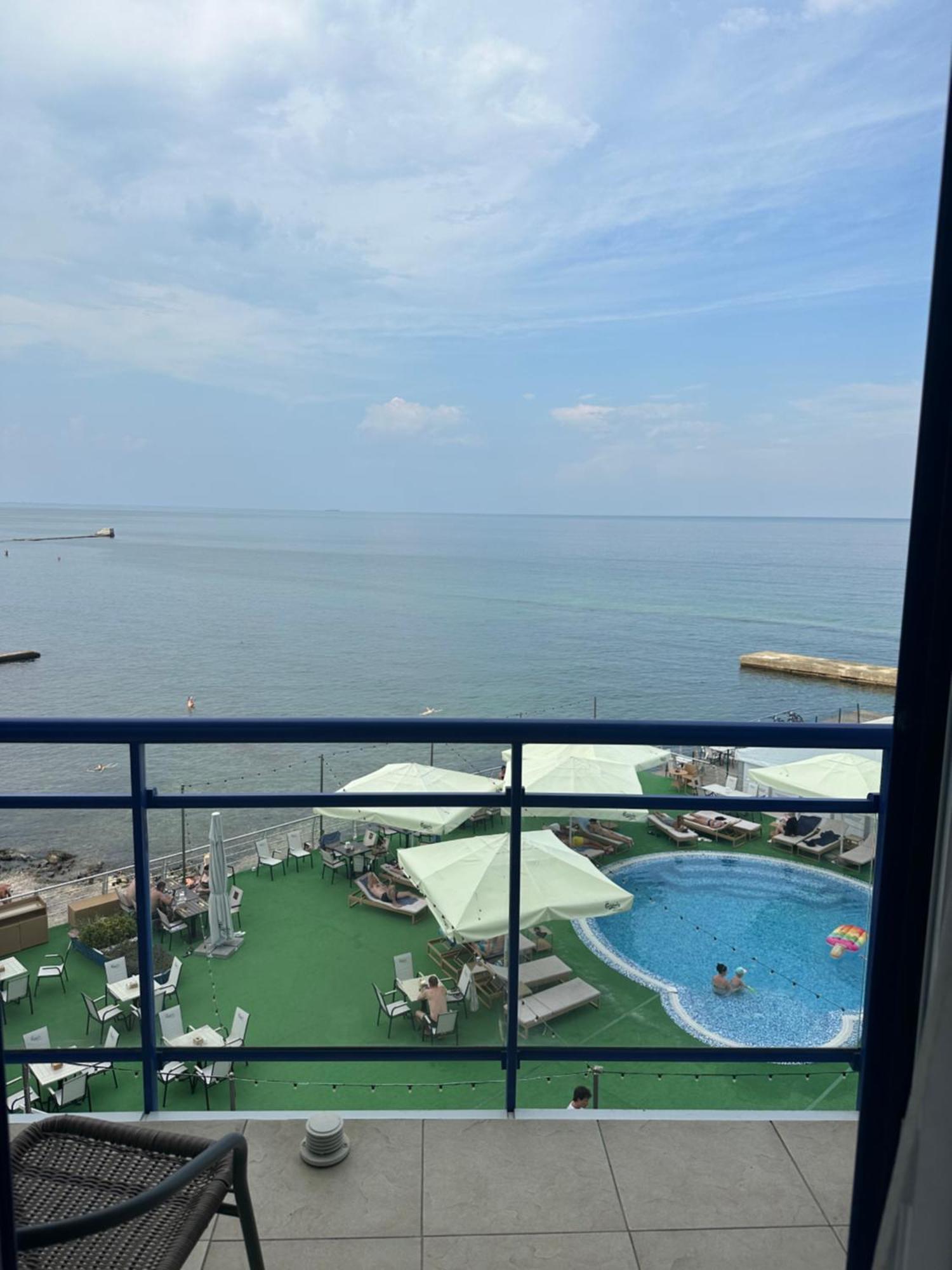 Maristella Marine Residense Hotel Apartment Odessa Exteriör bild